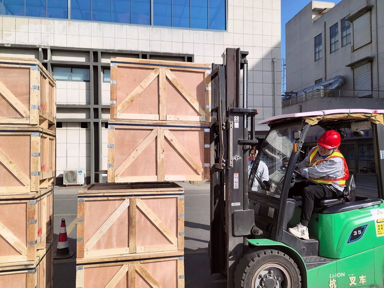 1766367343596076.jpg 微信图片_2025-12-22_093125_297.jpg